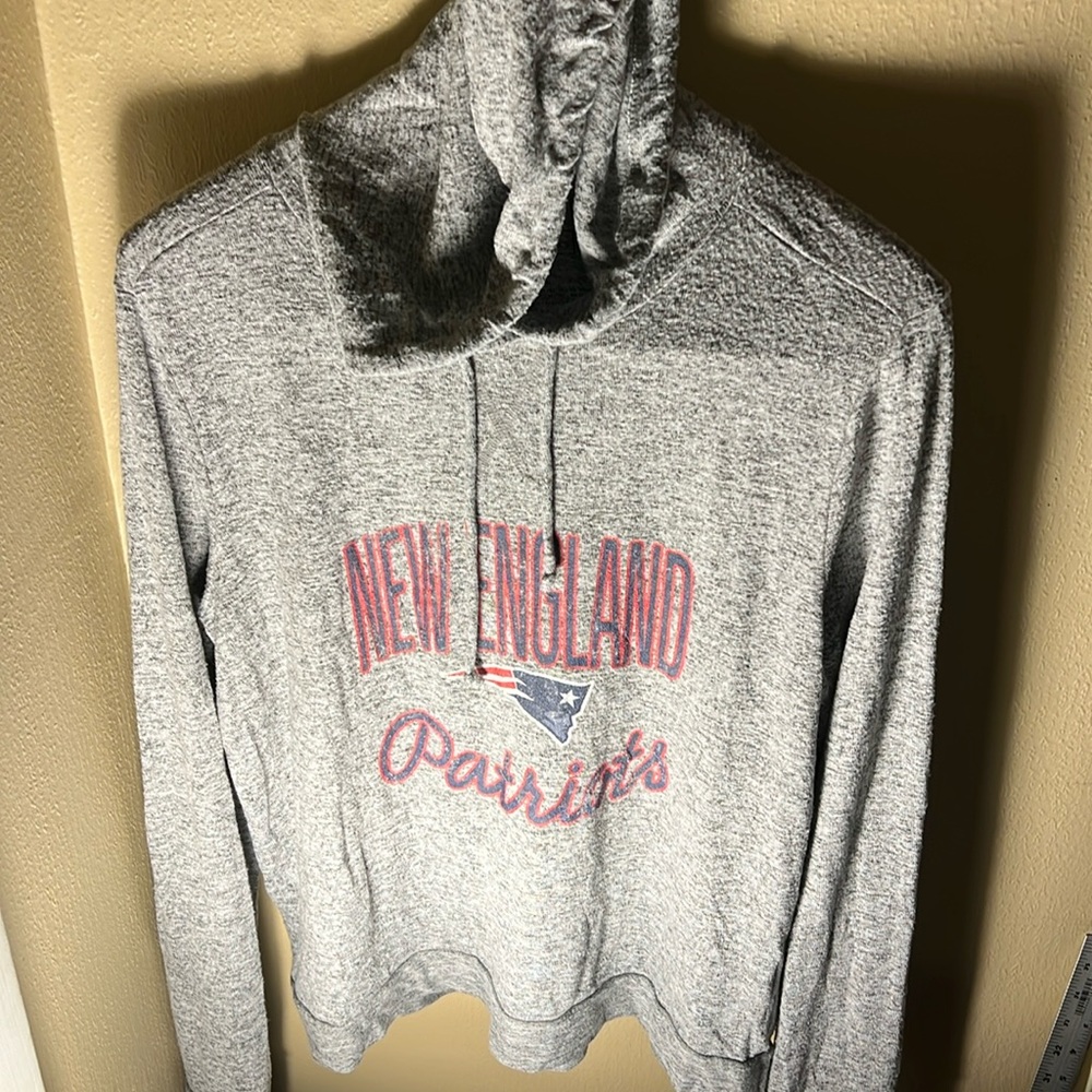 NFL Fanatics Women’s New England Patriots Lightweight Hoodie Color Gray Size XL